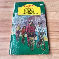 MISTERI KAMAR TERSEMBUNYI